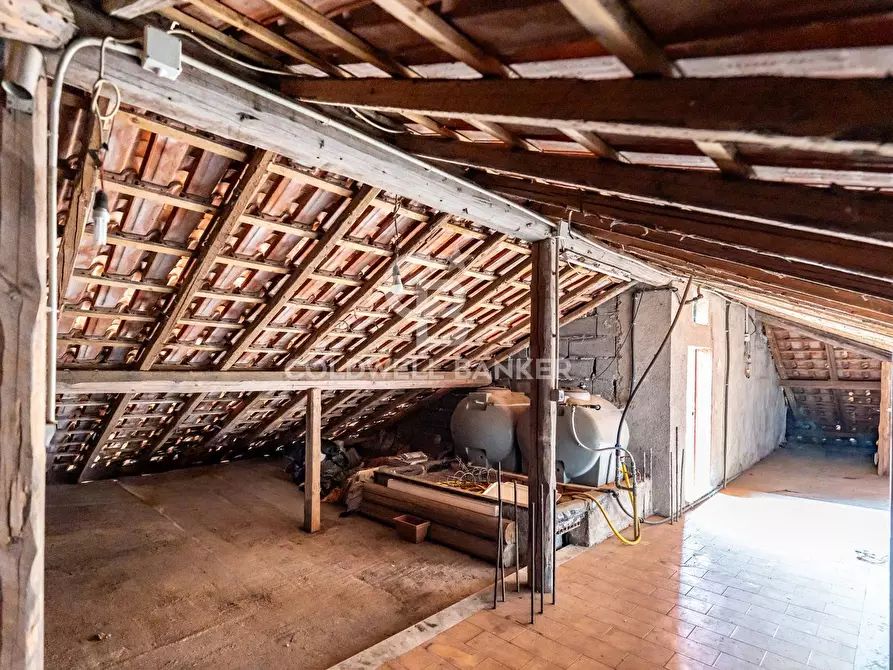 Immagine 29 di Palazzo in vendita  in Via Varese 12 a San Giovanni La Punta