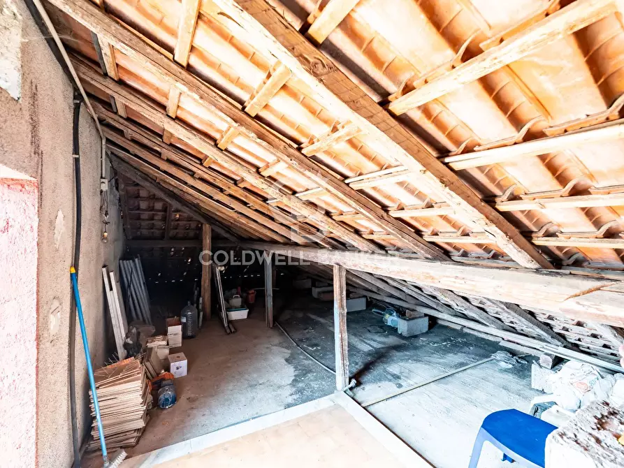 Immagine 30 di Palazzo in vendita  in Via Varese 12 a San Giovanni La Punta