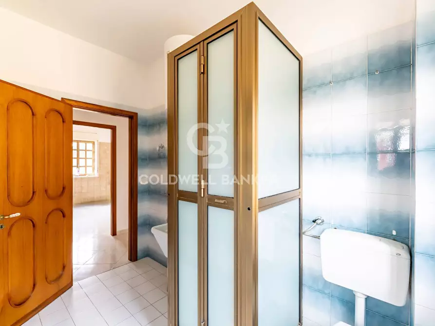 Immagine 18 di Palazzo in vendita  in Via Varese 12 a San Giovanni La Punta