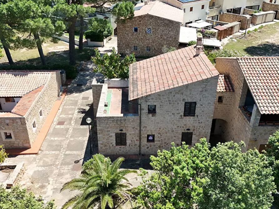 Immagine 21 di Villa in vendita  in Baia Sardinia VIA DEI PINI SNC a Aggius