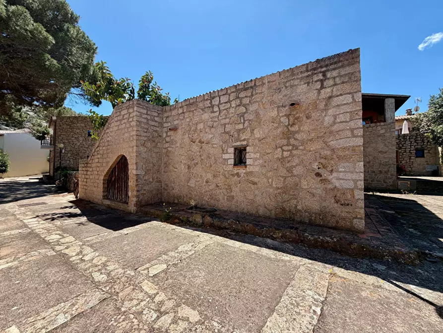 Immagine 20 di Villa in vendita  in Baia Sardinia VIA DEI PINI SNC a Aggius