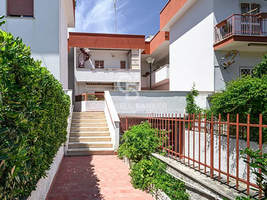 Immagine 3 di Appartamento in vendita  in Via U. Foscolo 2 a Santa Marinella