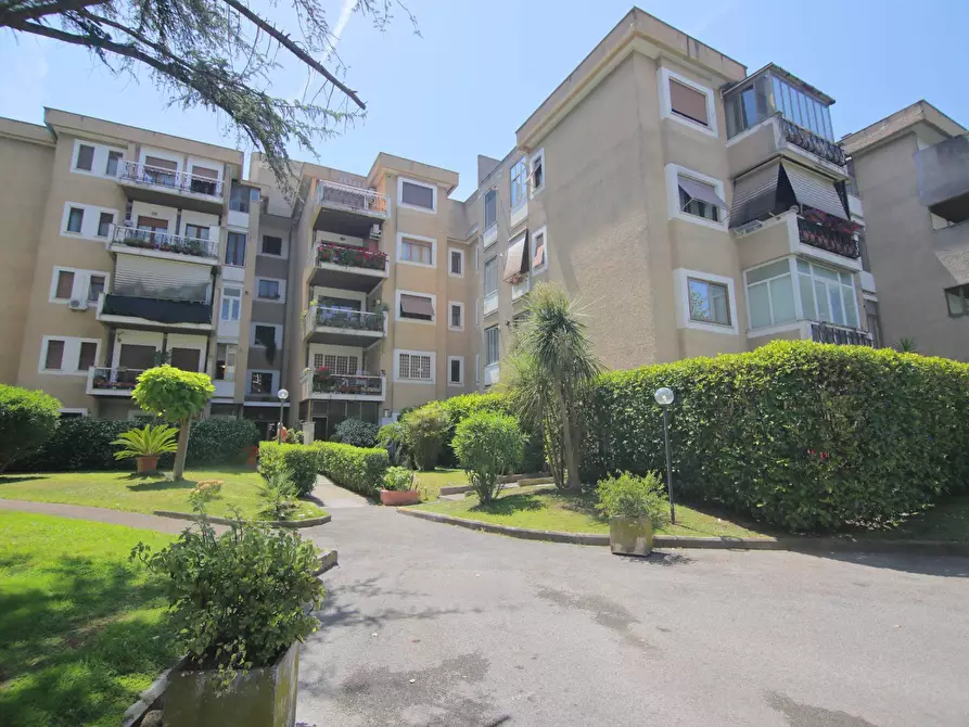 Immagine 3 di Appartamento in vendita  in VIA CINO DEL DUCA 71 a Roma