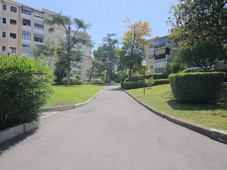 Immagine 4 di Appartamento in vendita  in VIA CINO DEL DUCA 71 a Roma