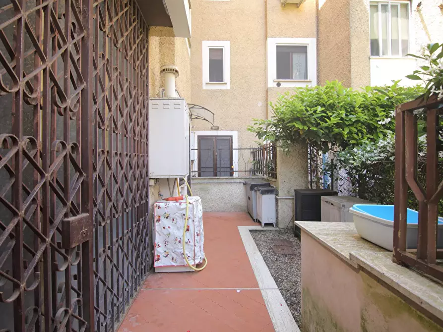 Immagine 18 di Appartamento in vendita  in VIA CINO DEL DUCA 71 a Roma