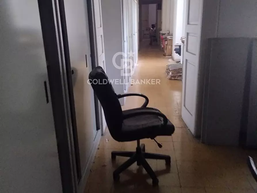 Immagine 2 di Locale commerciale in vendita  in Largo arcivescovado 15 a Taranto