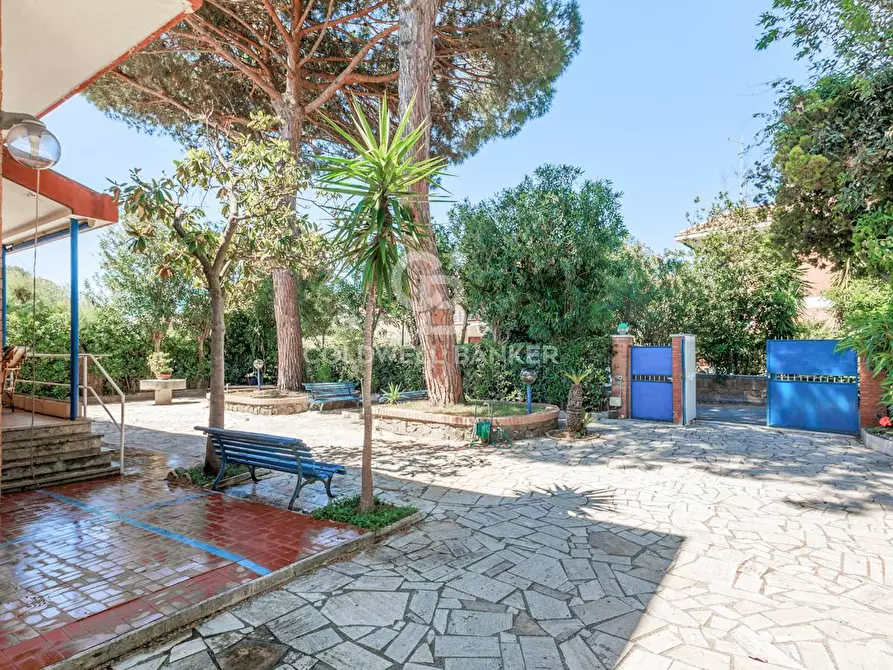 Immagine 2 di Villa in vendita  in Via Aurelia 136c a Santa Marinella