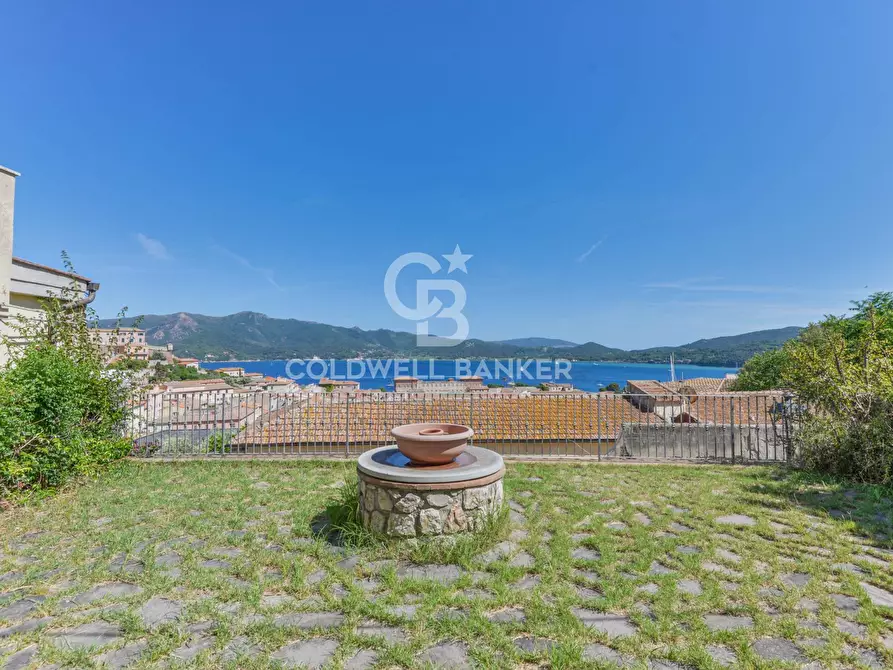 Immagine 1 di Villa in vendita  in Via della Regina a Portoferraio