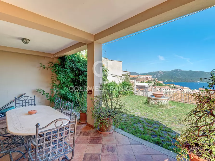 Immagine 5 di Villa in vendita  in Via della Regina a Portoferraio