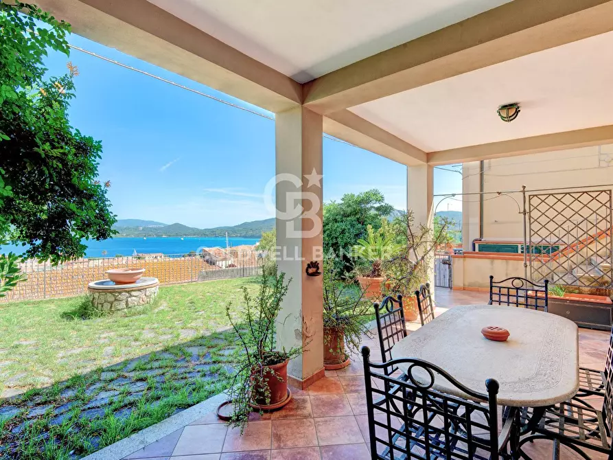 Immagine 2 di Villa in vendita  in Via della Regina a Portoferraio