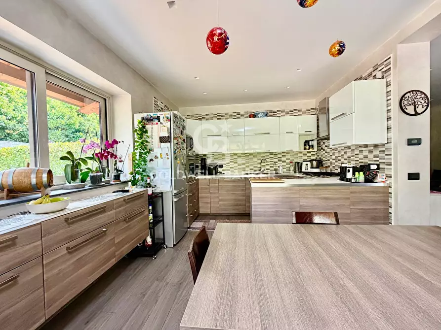Immagine 14 di Villa in vendita  in Via Arrigo Boito 7 a Pedara