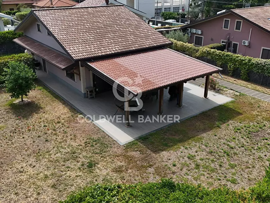Immagine 4 di Villa in vendita  in Via Arrigo Boito 7 a Pedara
