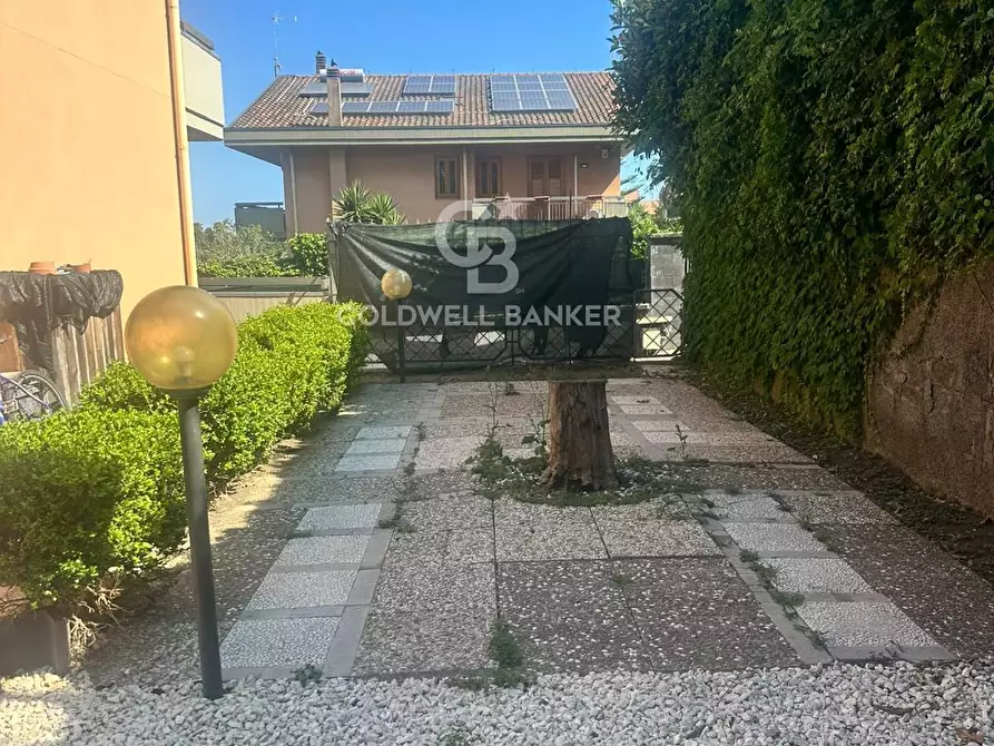 Immagine 7 di Villa in vendita  in Via Lecco 21 a Aci Catena