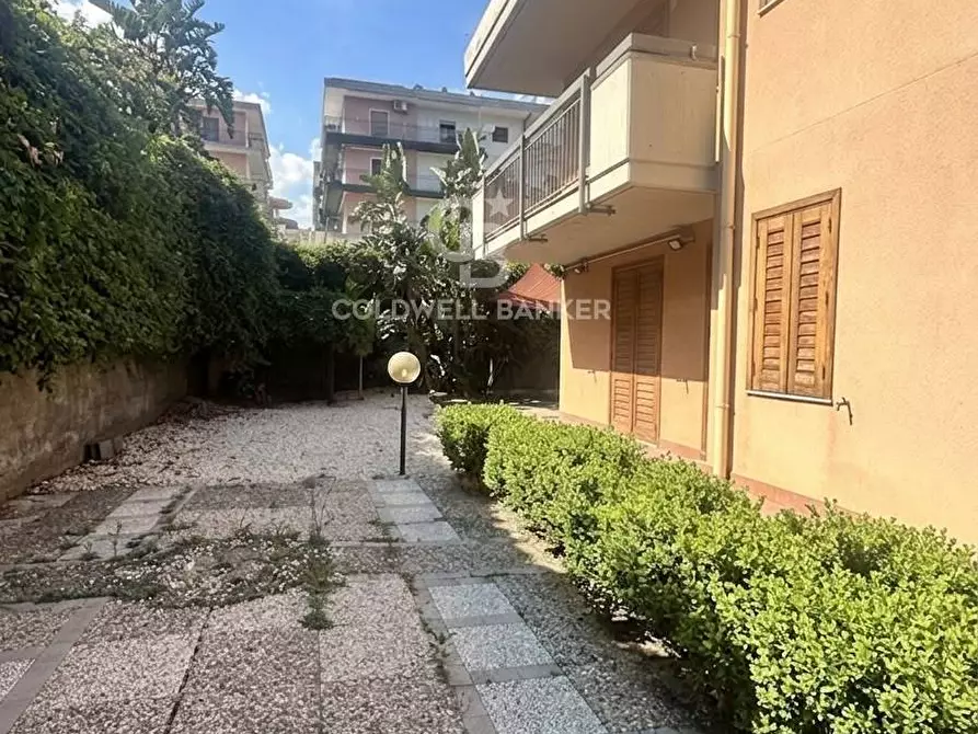 Immagine 2 di Villa in vendita  in Via Lecco 21 a Aci Catena