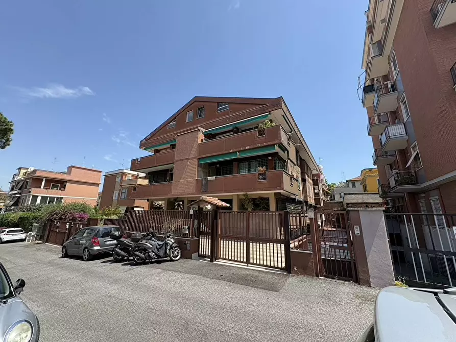 Immagine 1 di Attico in vendita  in Via Ilario Alibrandi 18 a Roma