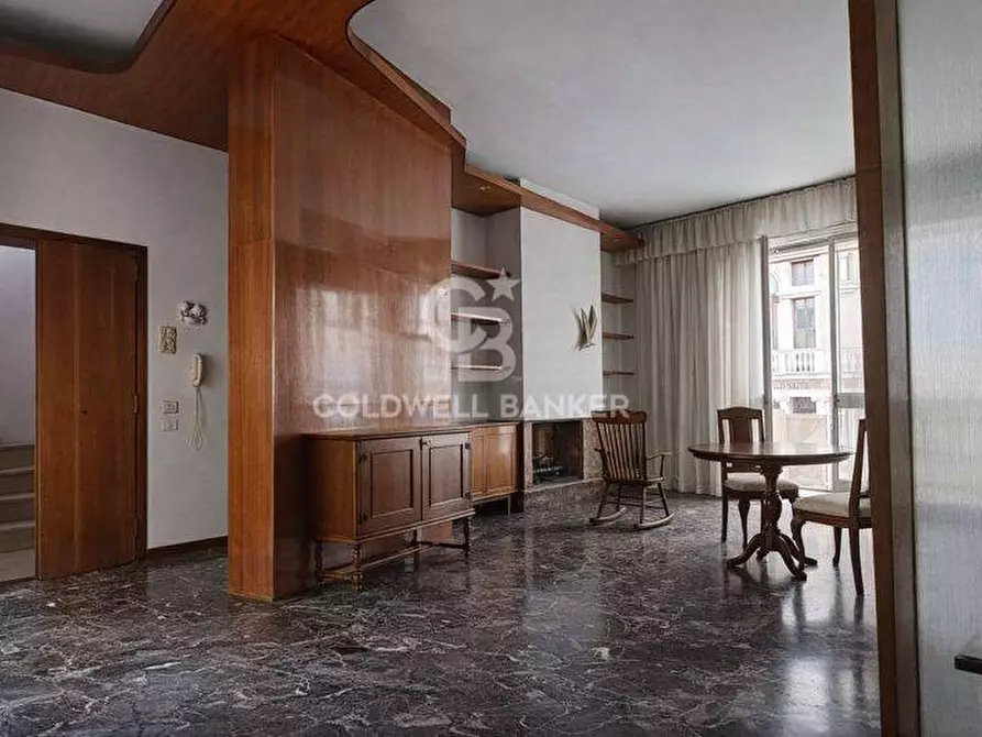 Immagine 3 di Appartamento in vendita  in Campo Santi Giovanni E Paolo a Venezia