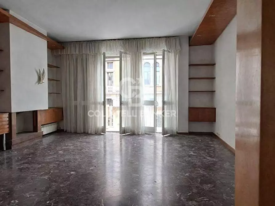 Immagine 4 di Appartamento in vendita  in Campo Santi Giovanni E Paolo a Venezia