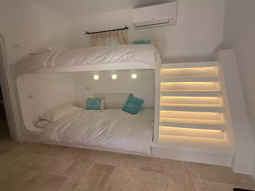 Immagine 23 di Villa in affitto  in via Li Petri a Olbia