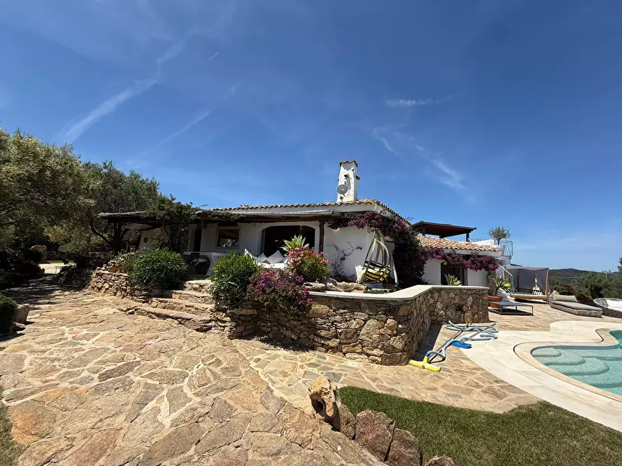 Immagine 38 di Villa in affitto  in via Li Petri a Olbia