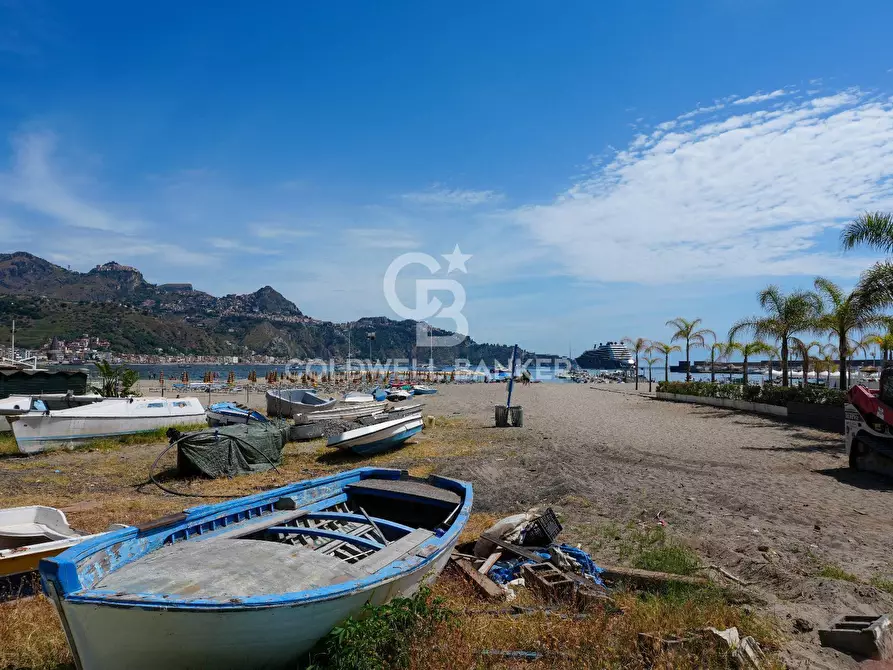 Immagine 1 di Appartamento in vendita  in Via Stromboli 3 a Giardini-Naxos
