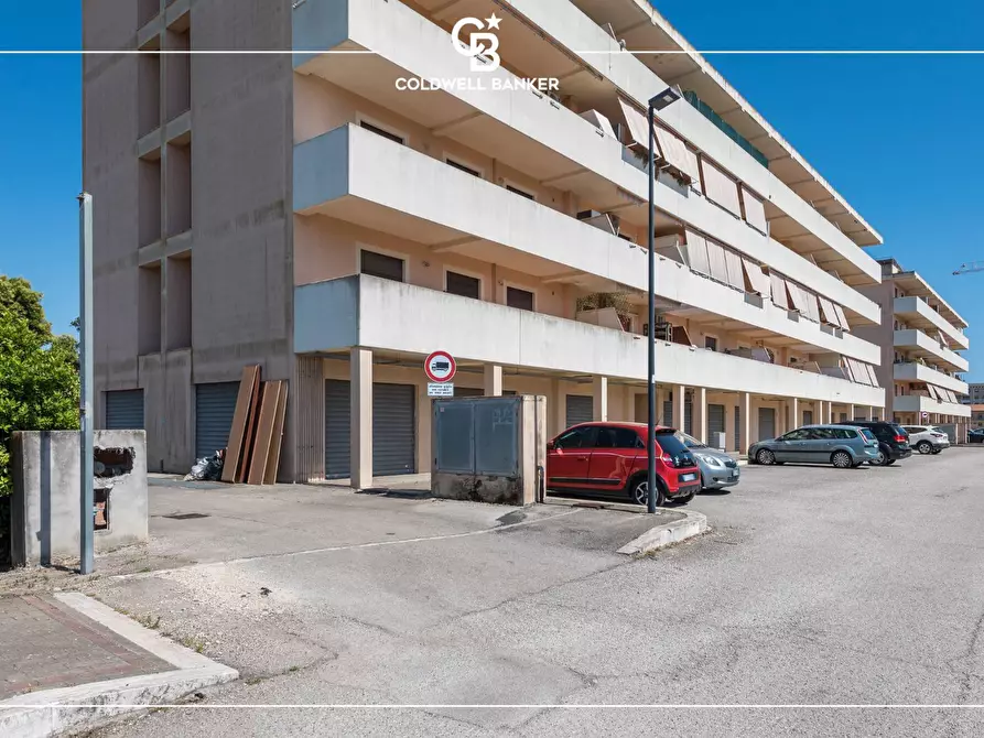 Immagine 1 di Box auto in vendita  in Via Vanzina 41 a Aprilia