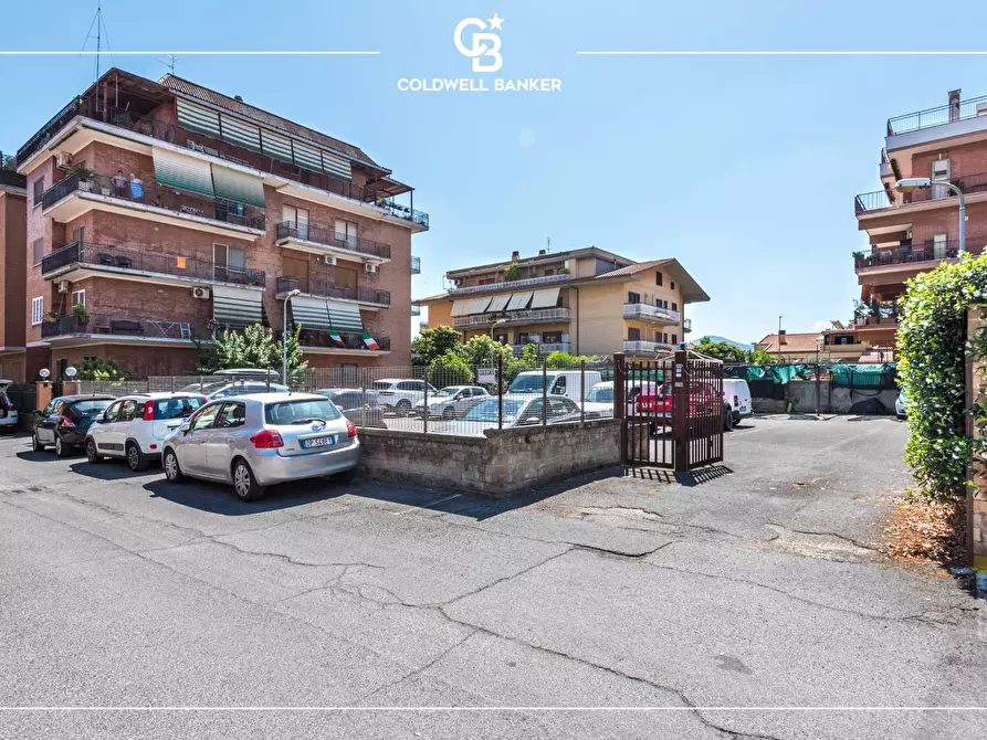 Immagine 1 di Box auto in vendita  in Via Afro Tondelli 22 a Ciampino