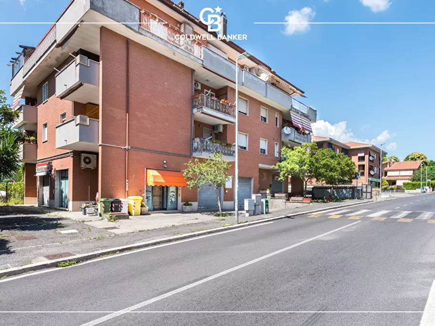 Immagine 9 di Locale commerciale in vendita  in Via Ramo D'Oro 27 a Ariccia