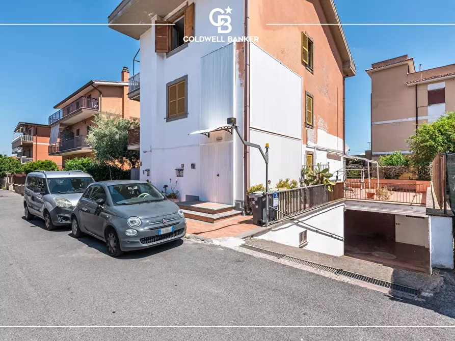 Immagine 4 di Box auto in vendita  in Via Libero Tubino 2 a Ciampino
