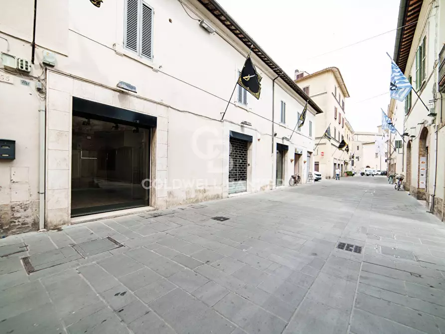 Immagine 4 di Locale commerciale in affitto  in via venti settembre a Foligno