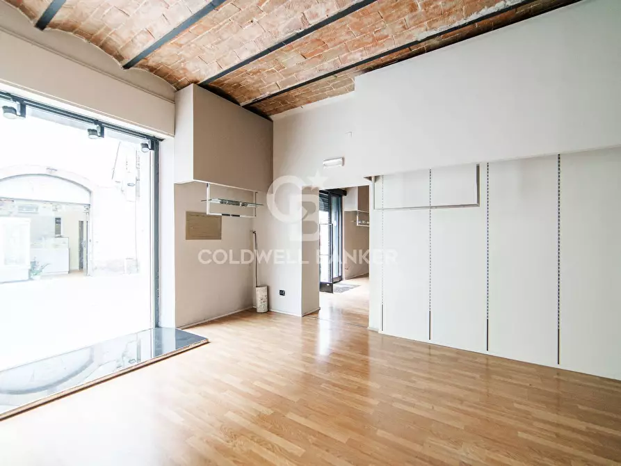 Immagine 10 di Locale commerciale in affitto  in via venti settembre a Foligno