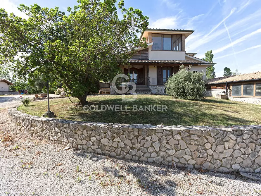 Immagine 2 di Villa in vendita  in Via del Castagno 7 a Manziana