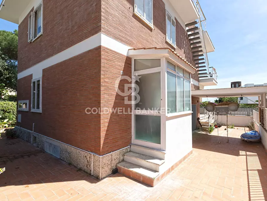Immagine 6 di Villa in vendita  in Via Aurelia 136 a Santa Marinella