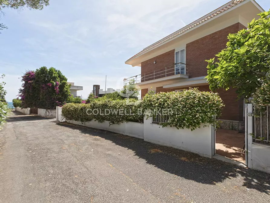 Immagine 4 di Villa in vendita  in Via Aurelia 136 a Santa Marinella