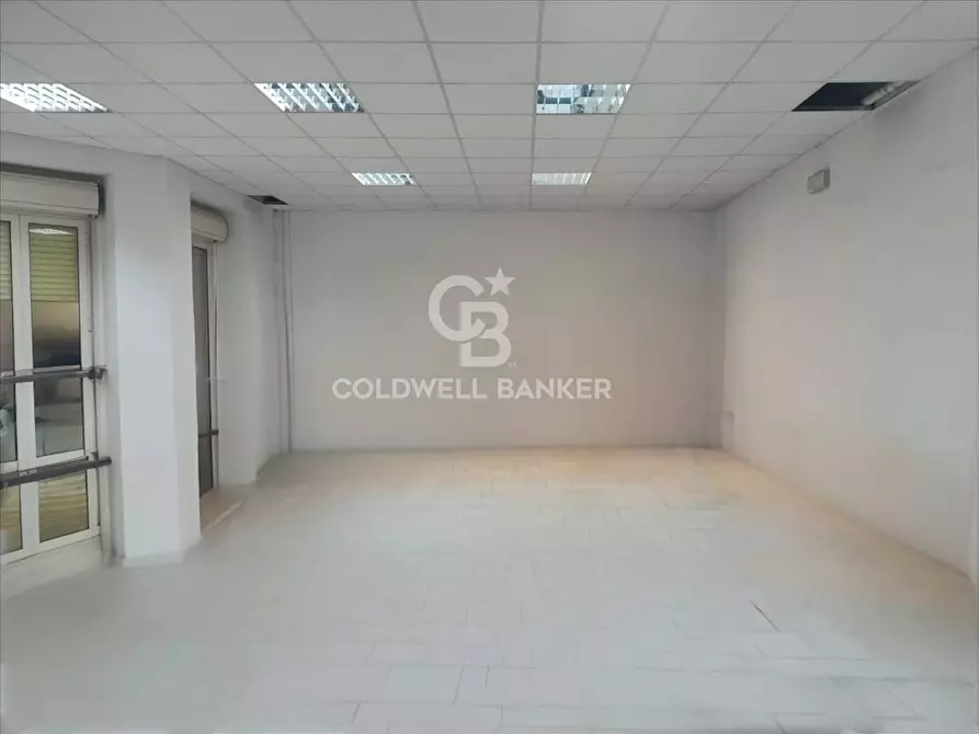 Immagine 7 di Locale commerciale in vendita  in Largo arcivescovado 15 a Taranto