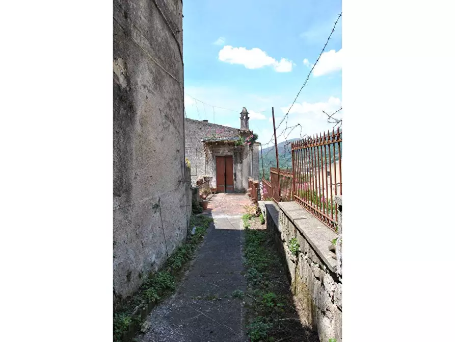 Immagine 8 di Palazzo in vendita  in VIA CASTELLO a Caiazzo