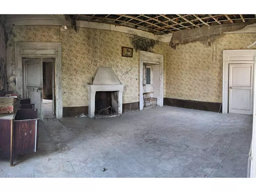 Immagine 11 di Palazzo in vendita  in VIA CASTELLO a Caiazzo