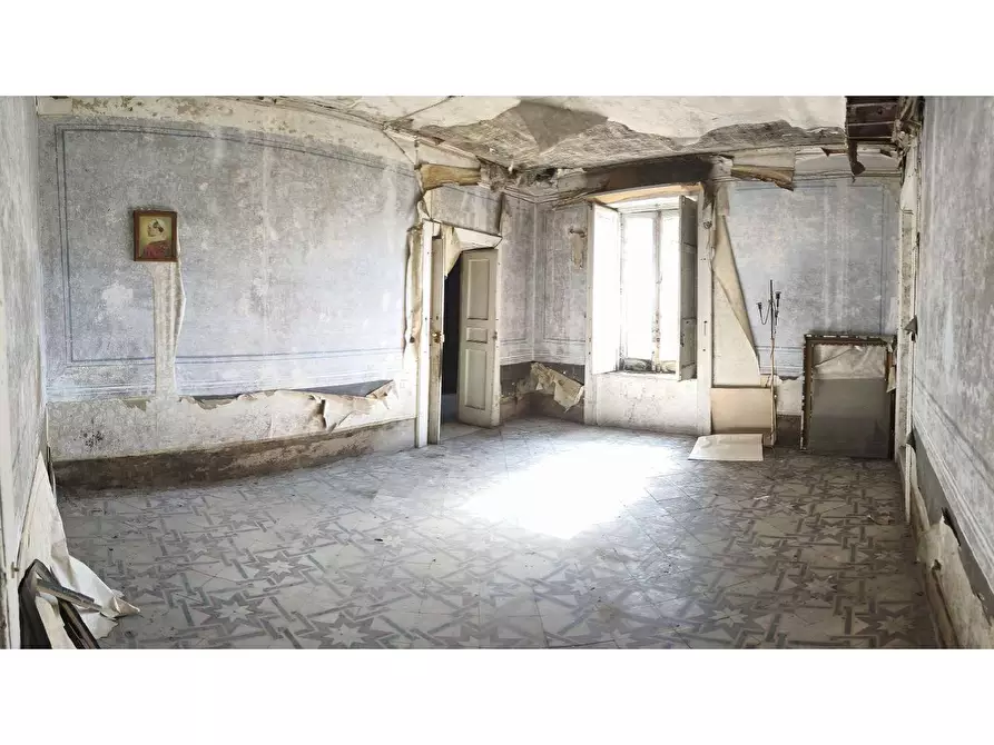 Immagine 13 di Palazzo in vendita  in VIA CASTELLO a Caiazzo