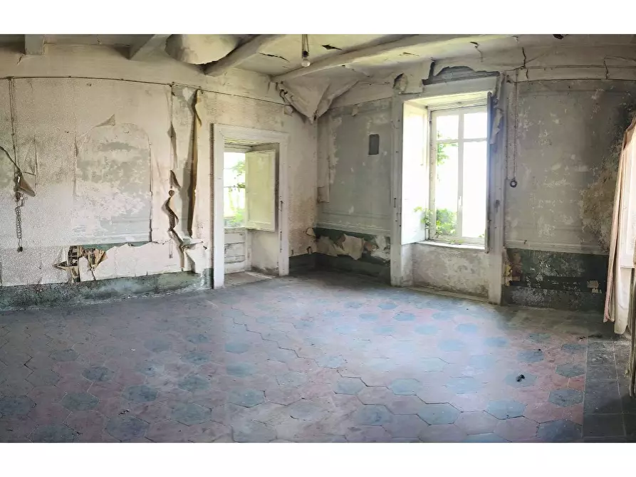 Immagine 15 di Palazzo in vendita  in VIA CASTELLO a Caiazzo