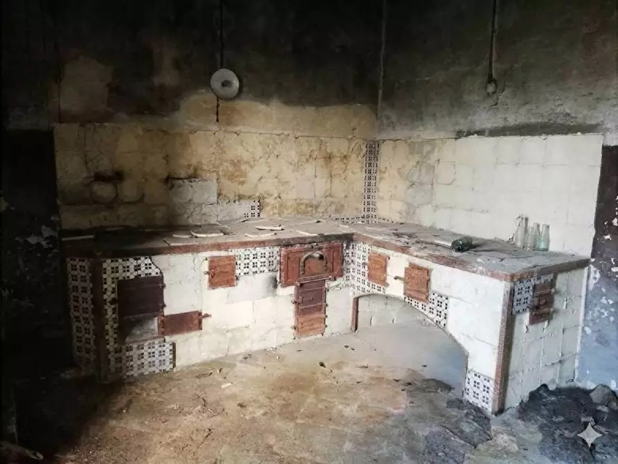 Immagine 16 di Palazzo in vendita  in VIA CASTELLO a Caiazzo