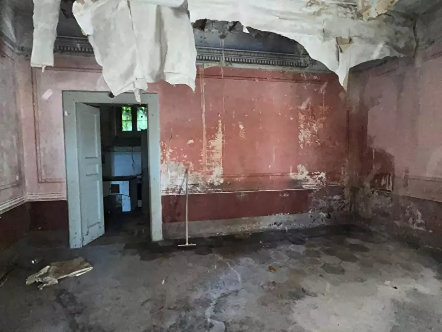 Immagine 21 di Palazzo in vendita  in VIA CASTELLO a Caiazzo