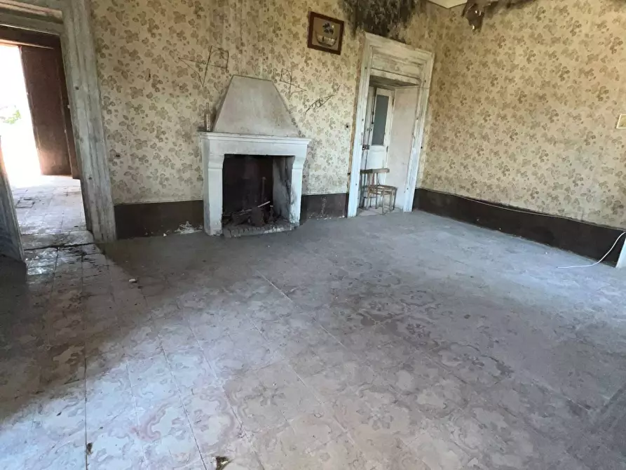 Immagine 23 di Palazzo in vendita  in VIA CASTELLO a Caiazzo