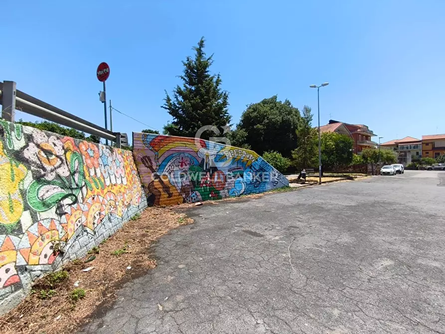 Immagine 13 di Magazzino in vendita  in Via Nocilla a Aci Sant'antonio