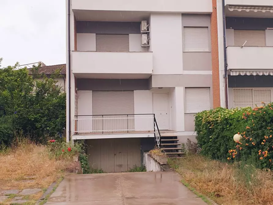 Immagine 1 di Villa in vendita  in via Toscana 33 a Terracina