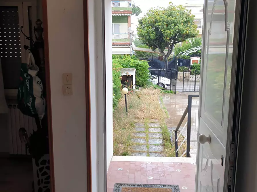 Immagine 5 di Villa in vendita  in via Toscana 33 a Terracina