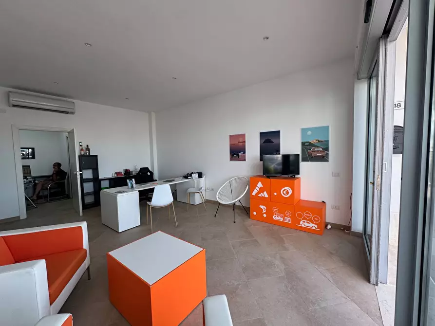 Immagine 4 di Locale commerciale in vendita  in VIA GUIDO PIOVENE 18 a Olbia