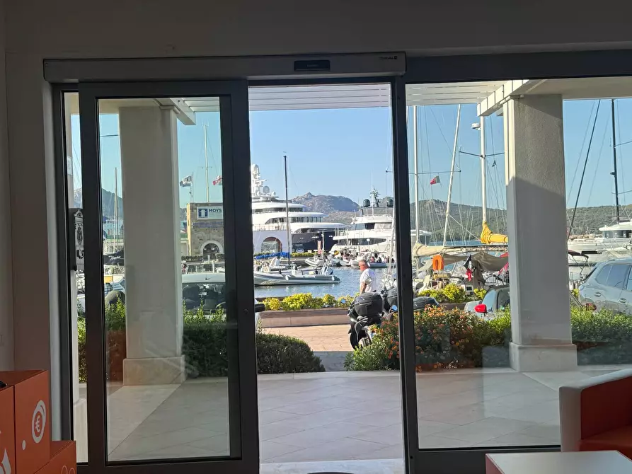 Immagine 2 di Locale commerciale in vendita  in VIA GUIDO PIOVENE 18 a Olbia