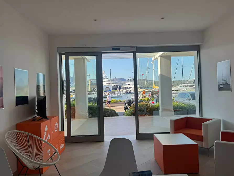 Immagine 6 di Locale commerciale in vendita  in VIA GUIDO PIOVENE 18 a Olbia