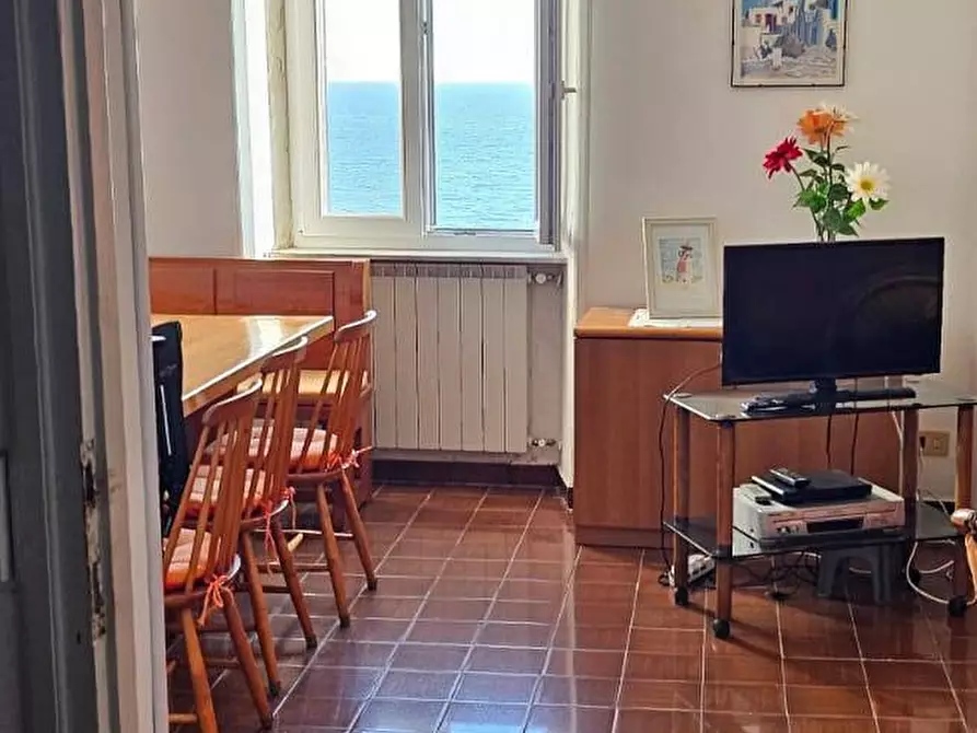 Immagine 30 di Appartamento in vendita  in Lungomare Regina Elena 108 a Ladispoli