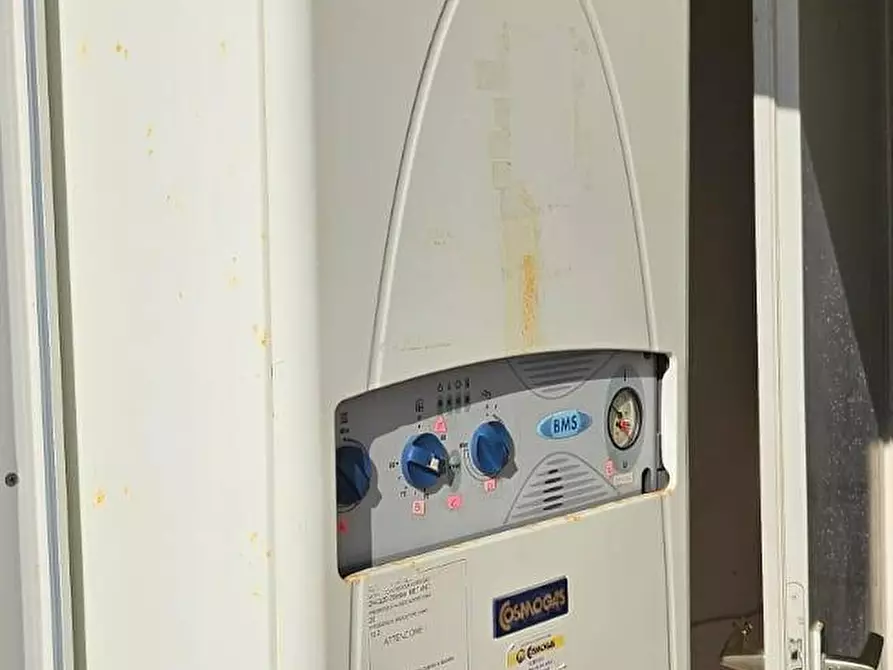 Immagine 39 di Appartamento in vendita  in Lungomare Regina Elena 108 a Ladispoli