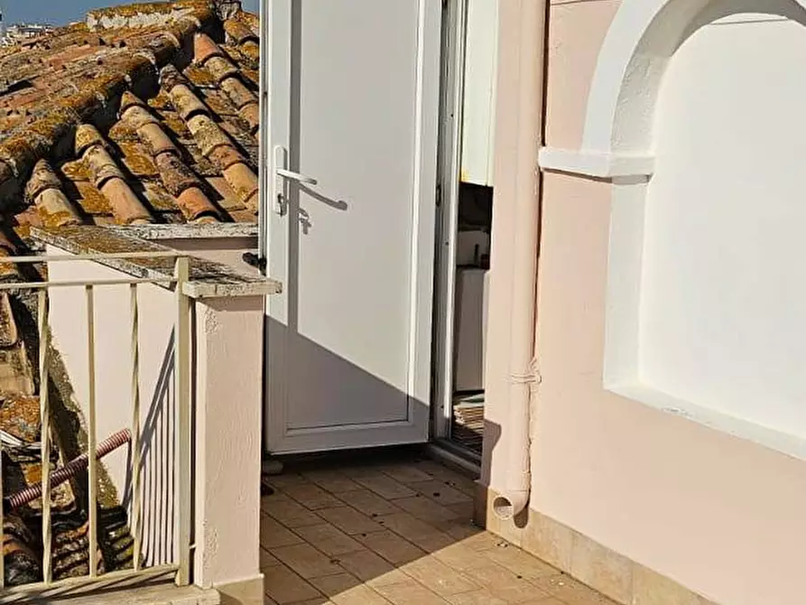 Immagine 41 di Appartamento in vendita  in Lungomare Regina Elena 108 a Ladispoli